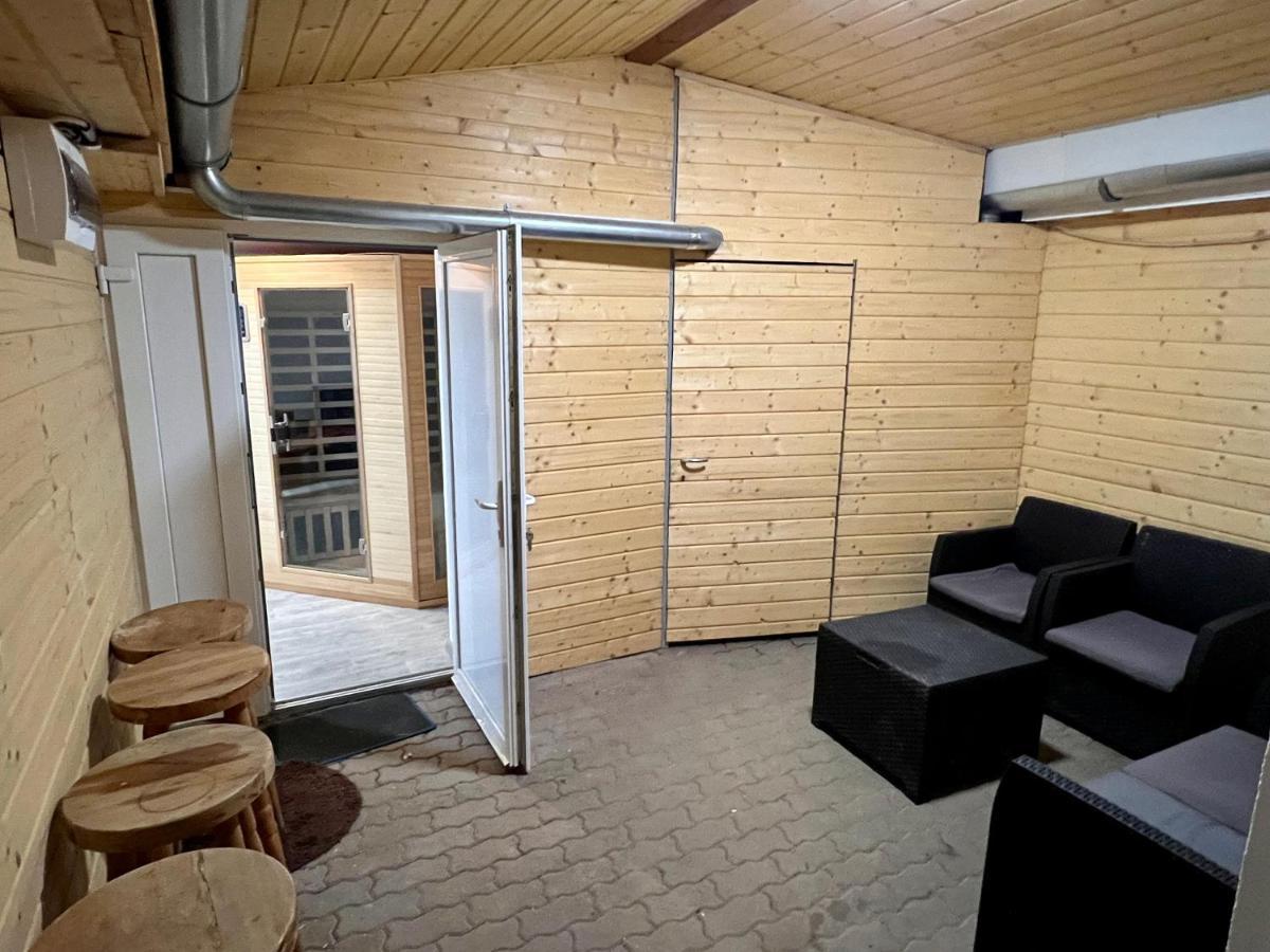 Voeroesmarty Deluxe Vendeghaz Apartment คาโปชวาร์ ภายนอก รูปภาพ